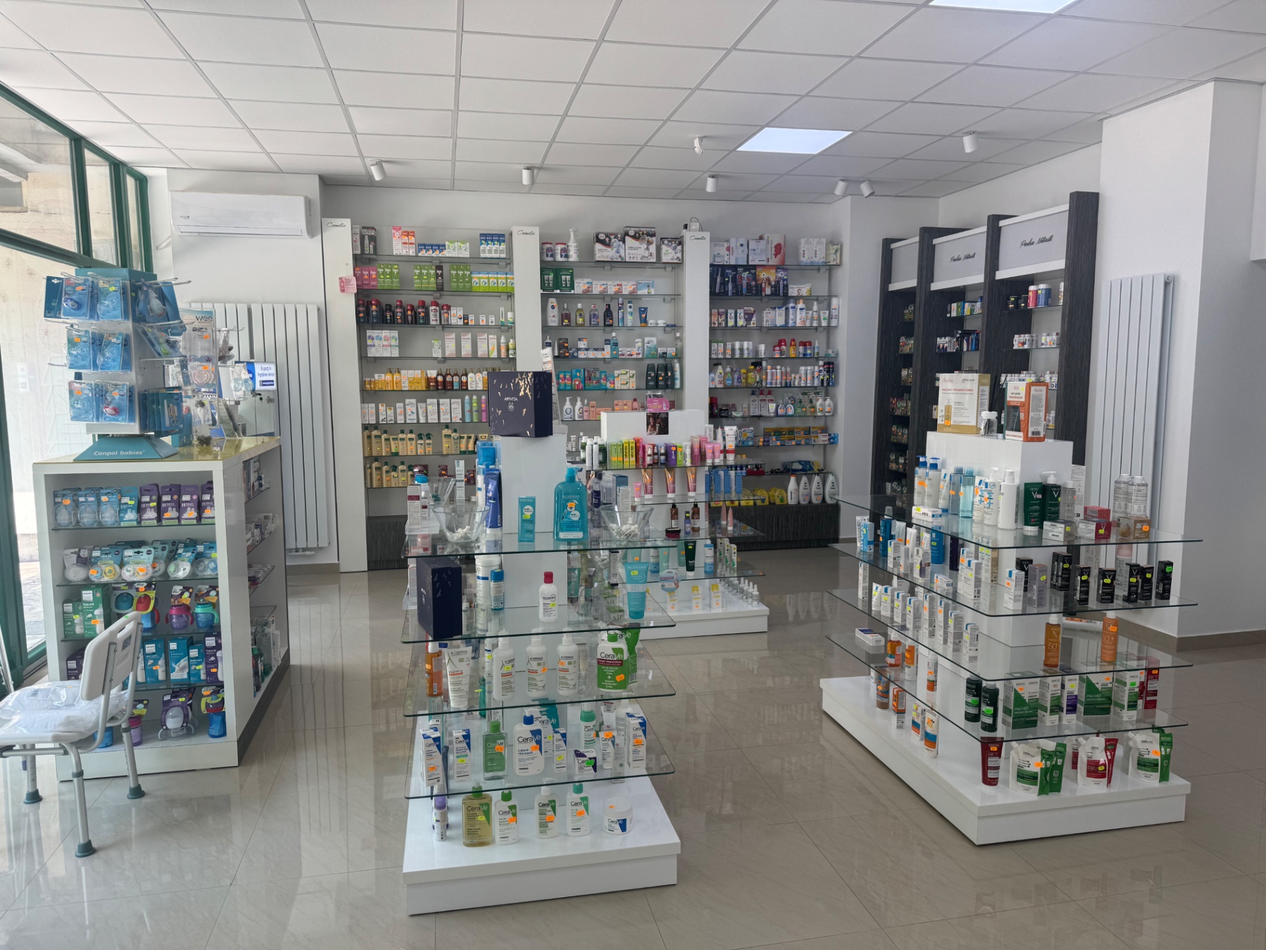 Raioane de cosmetică și îngrijire personală în farmacia BUJOR FARM